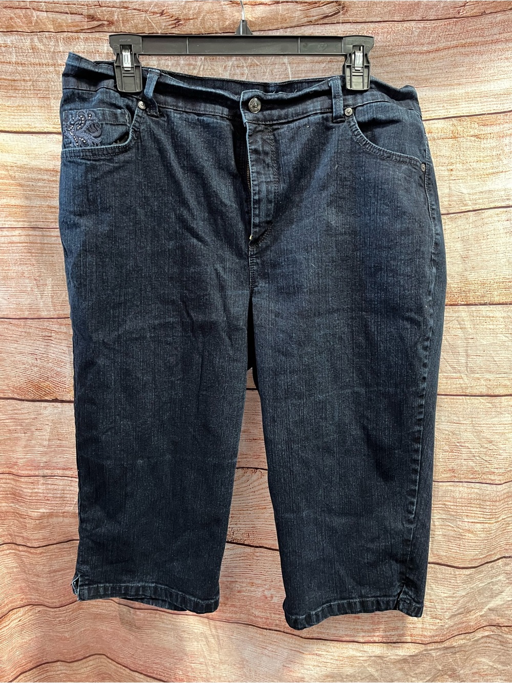 Gloria Vanderbilt denim capris with fancy pockets-Ladies 16W - Picture 2 of 8